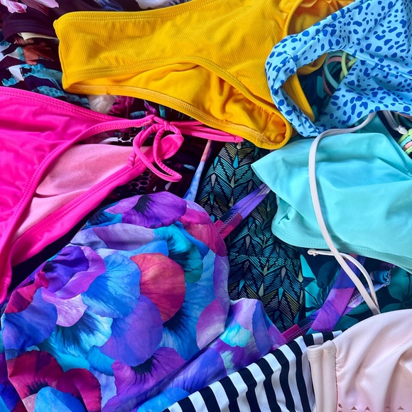 *sold* Huge Swimsuit Bundle- Medium - Picture 5 of 6